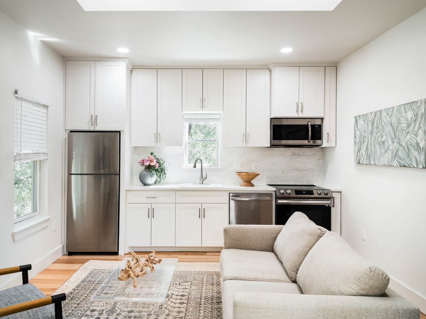 architectural-detail-with-wood-paneling-and-minimalist-design-in-austin-texas-by-redoven-builds